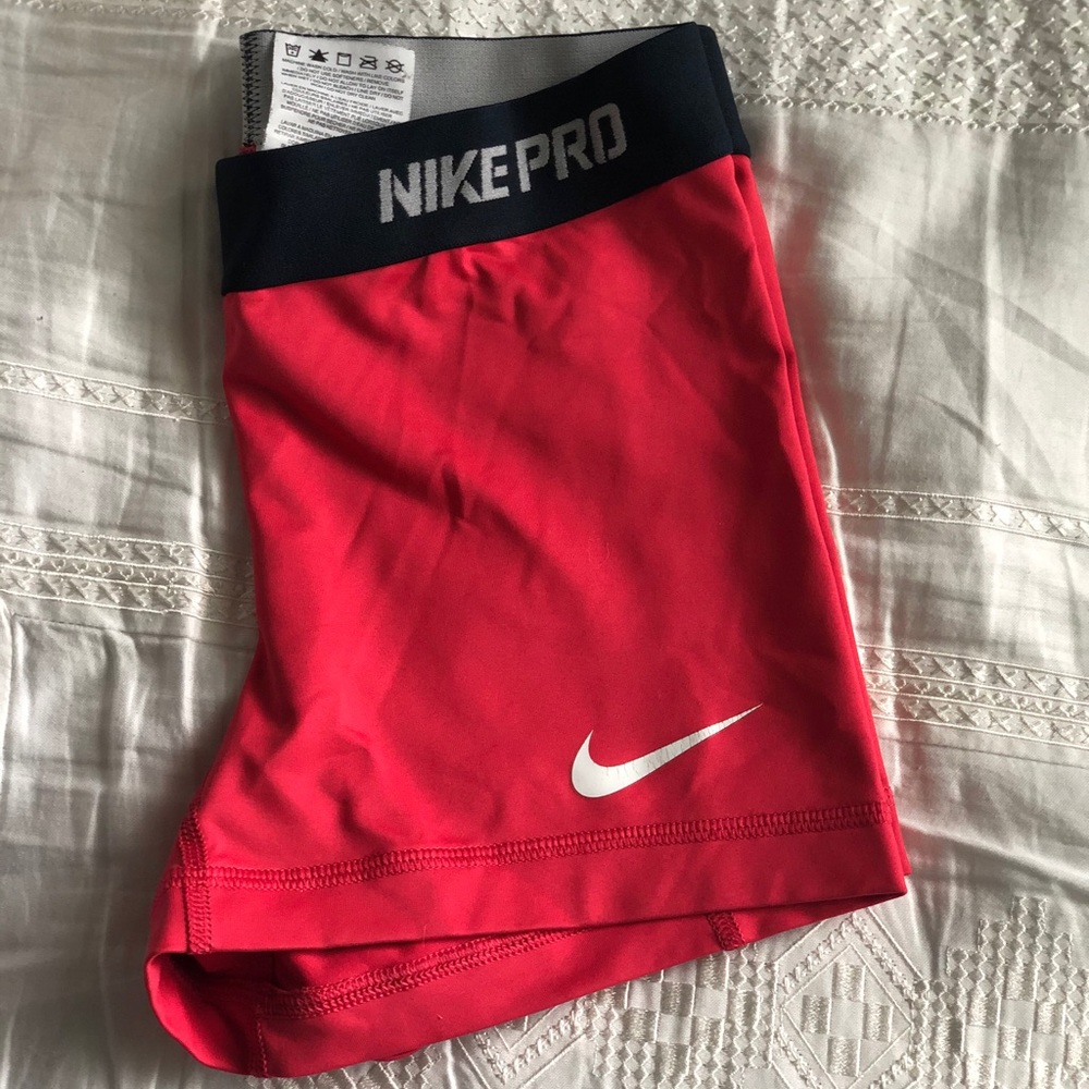 Women’s Nike Pro Shorts XS